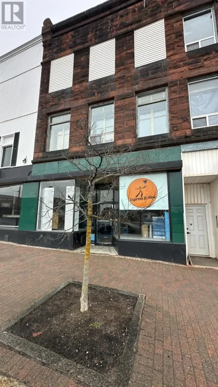111 Victoria Street, Amherst