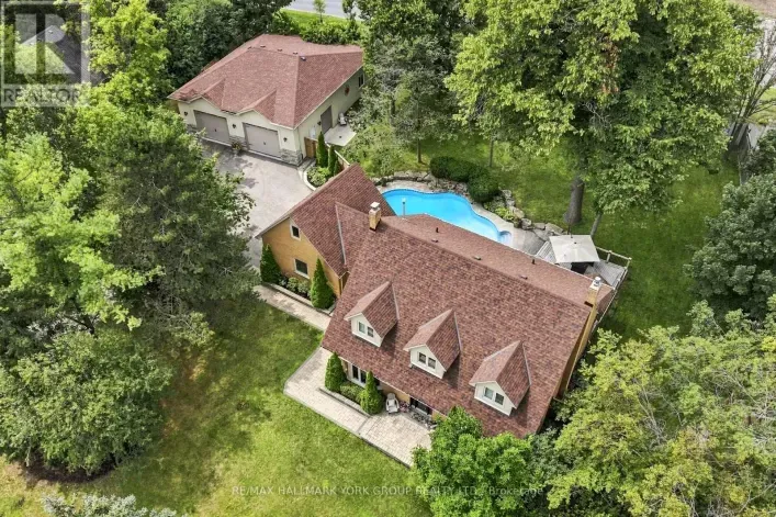 111 WHISPERING PINE TRAIL, Aurora