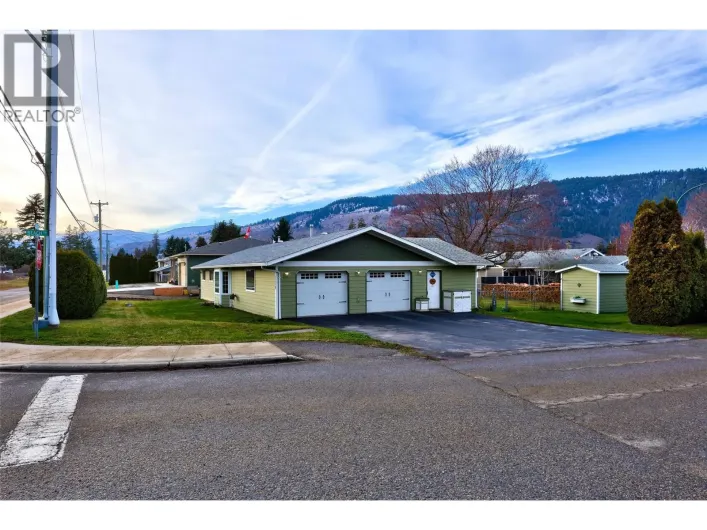 1110 Second Avenue, Chase