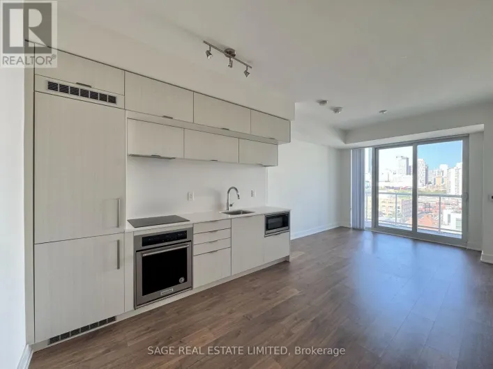1111 - 80 VANAULEY STREET, Toronto