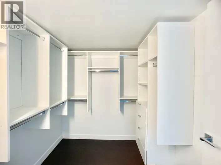 1111 RICHARDS, Vancouver