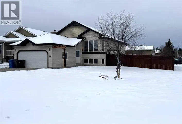 1112 2 Street NE, Sundre