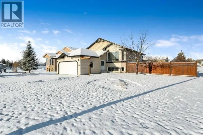 1112 2 Street NE, Sundre