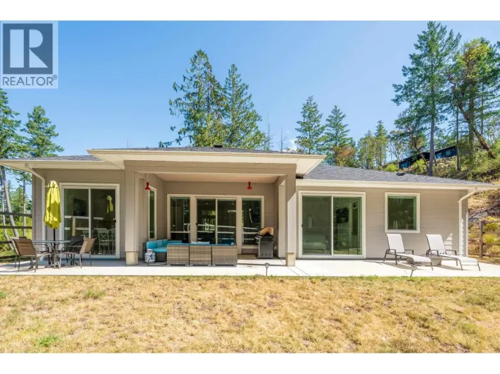 11120 SUNSHINE COAST HIGHWAY, Pender Harbour