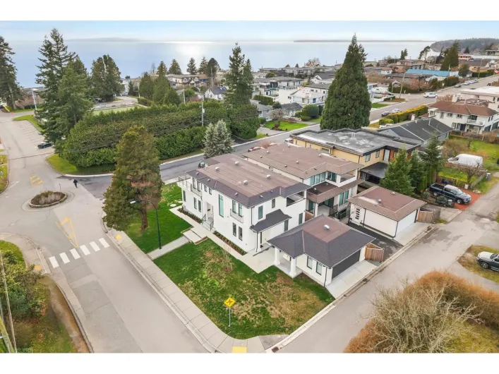 1113 DOLPHIN STREET, White Rock