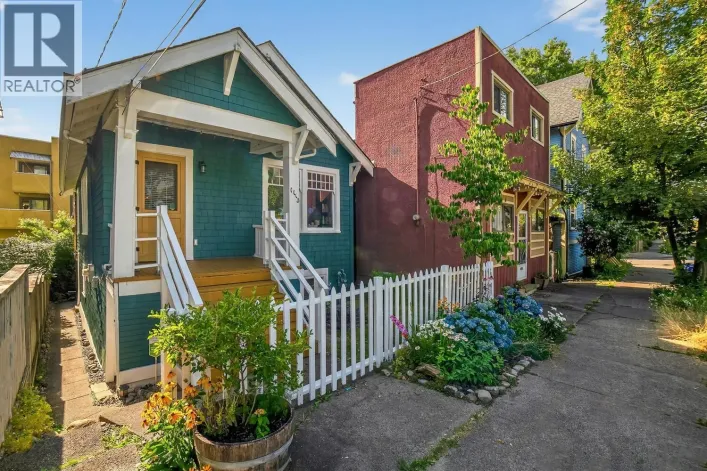 1113 MCLEAN DRIVE, Vancouver