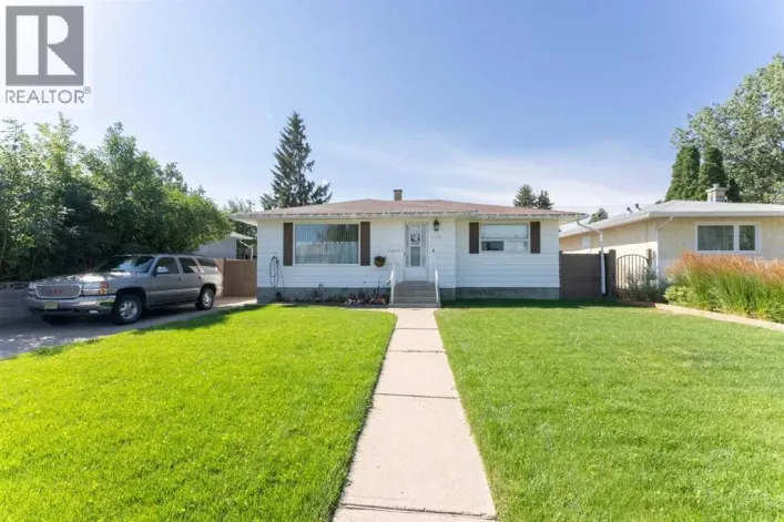 1114 11 Avenue N, Lethbridge