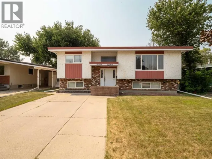 1114 Great Lakes Road S, Lethbridge