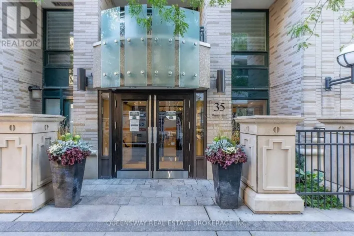 1118 - 35 HAYDEN STREET, Toronto