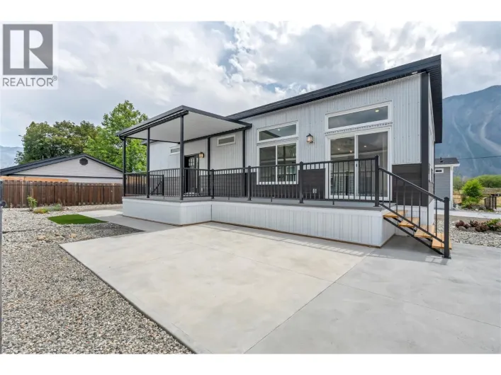 1118 Middle Bench Road Unit# 10, Keremeos