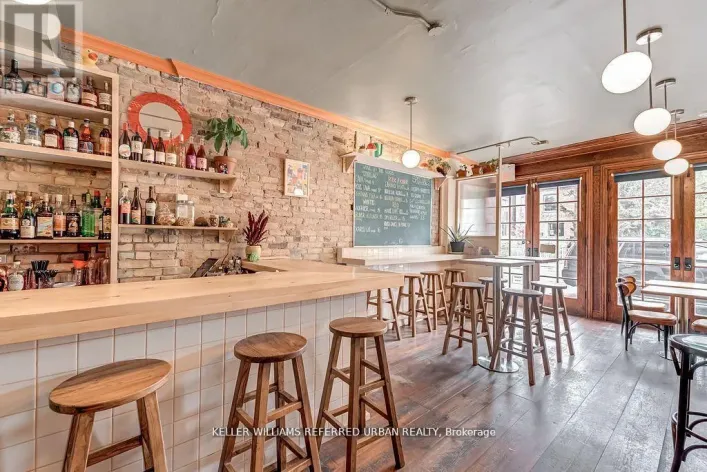 1118 QUEEN STREET E, Toronto