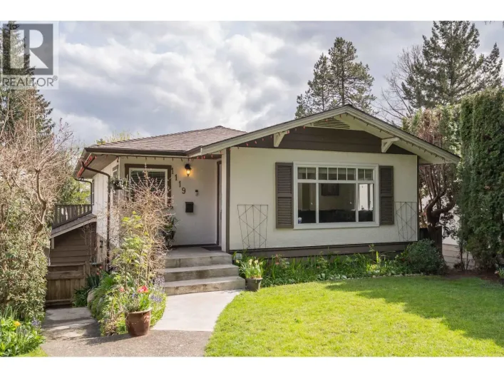 1119 CLOVERLEY STREET, North Vancouver