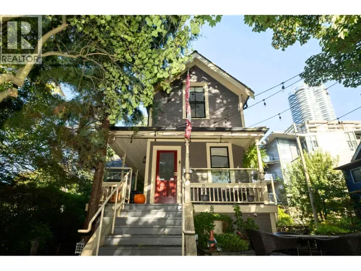 1119 PENDRELL STREET, Vancouver