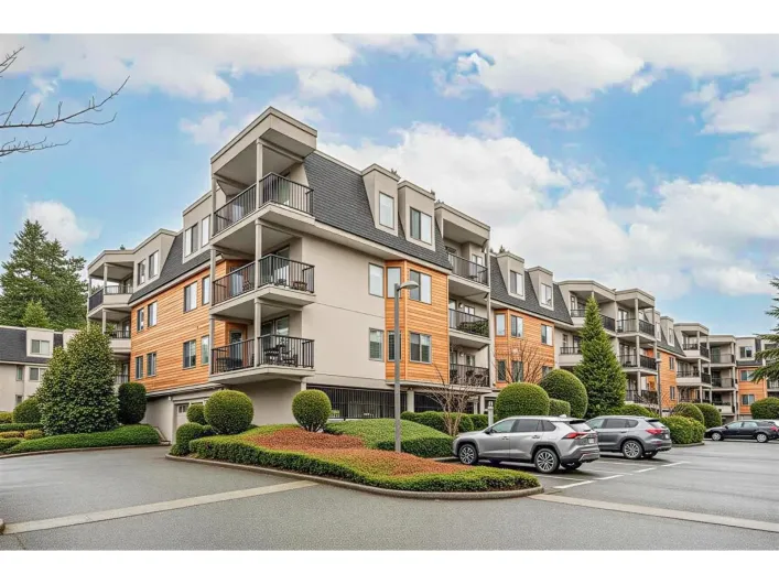 112 1720 SOUTHMERE CRESCENT, Surrey