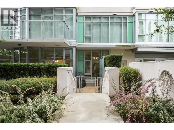112 185 VICTORY SHIP WAY, North Vancouver