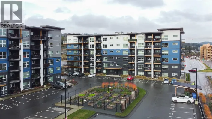 112 2461 Gateway Rd, Langford