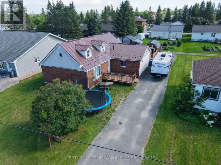 112 4TH AVENUE, Englehart