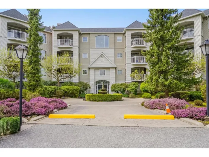 112 5677 208 STREET, Langley