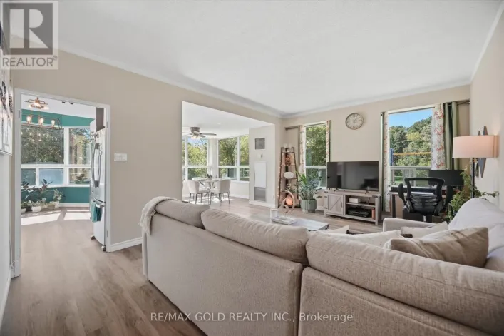 112 - 6 HUMBERLINE DRIVE, Toronto