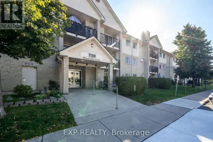 112 - 735 DEVERON CRESCENT, London South