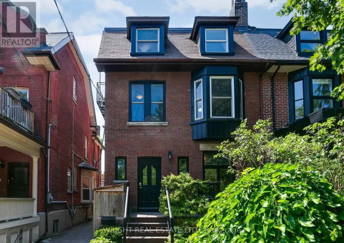 112 ALBANY AVENUE, Toronto