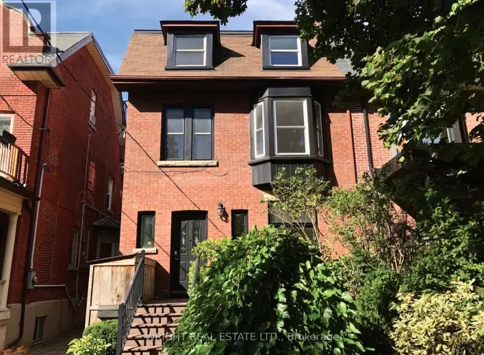 112 ALBANY AVENUE, Toronto