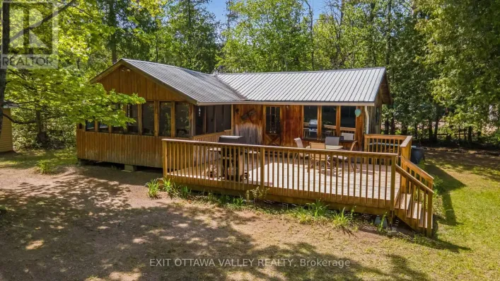 112 ARBOR VITAE ROAD, Madawaska Valley