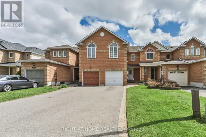 112 CREEKWOOD CRESCENT, Whitby