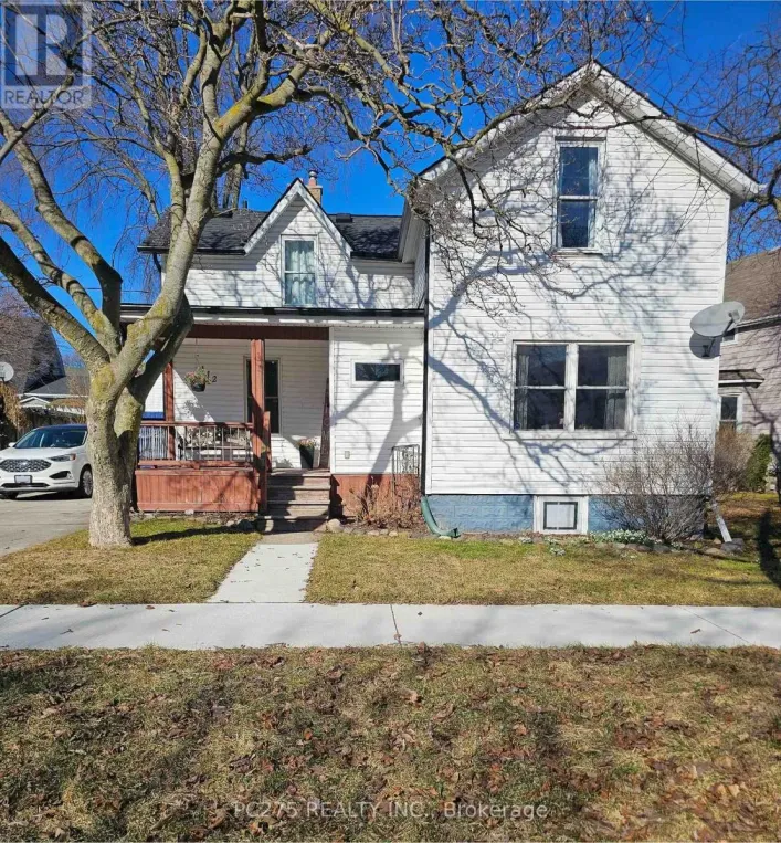 112 ESSEX STREET, Sarnia