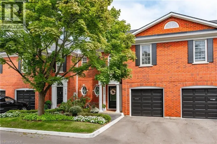 112 FAIRWOOD Place W, Burlington