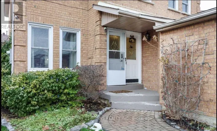 112 FERNBANK PLACE, Whitby