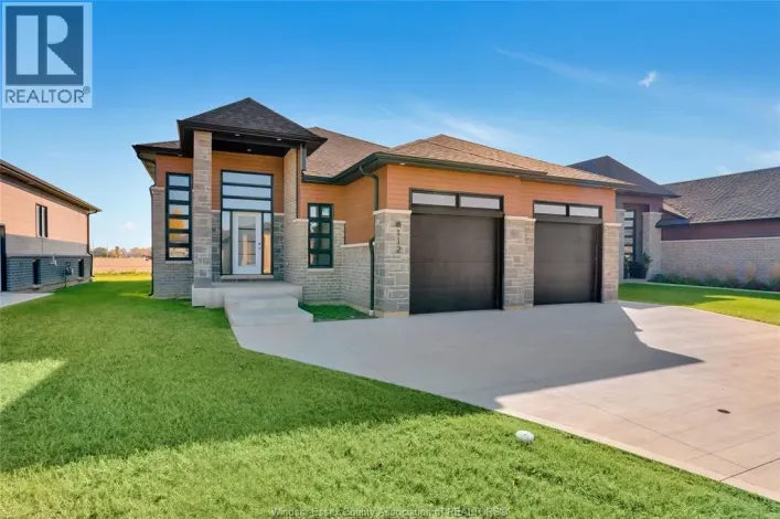 112 HAZEL CRES, Kingsville