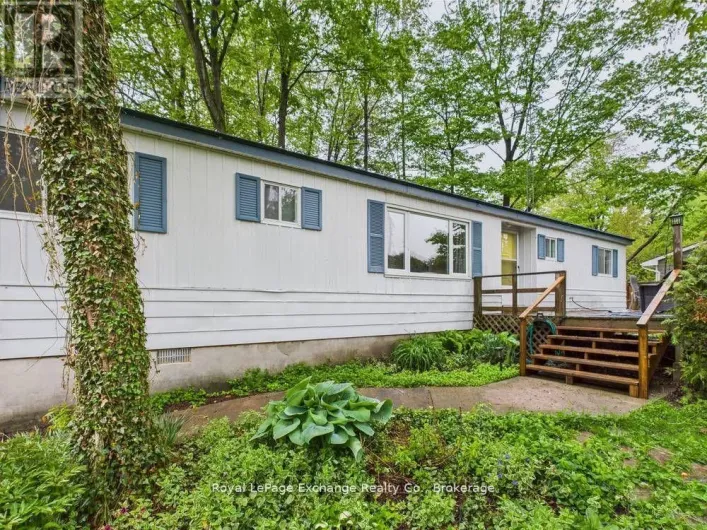 112 HURON ROAD, Huron-Kinloss