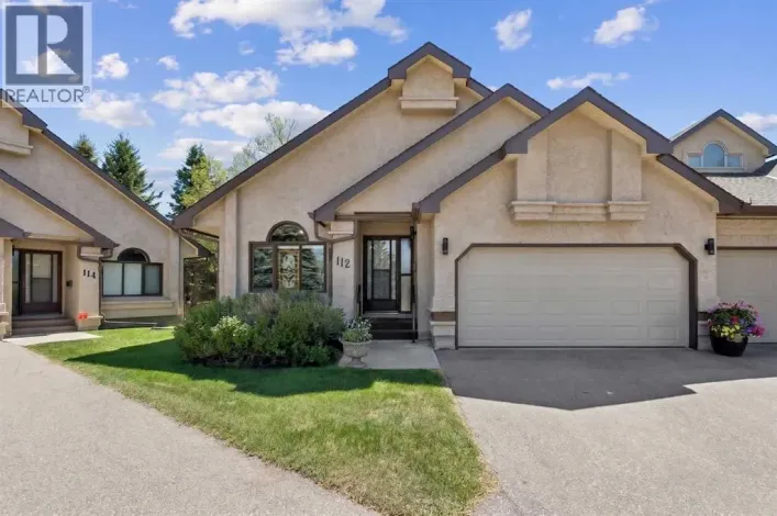 112 Oakbriar Close SW, Calgary