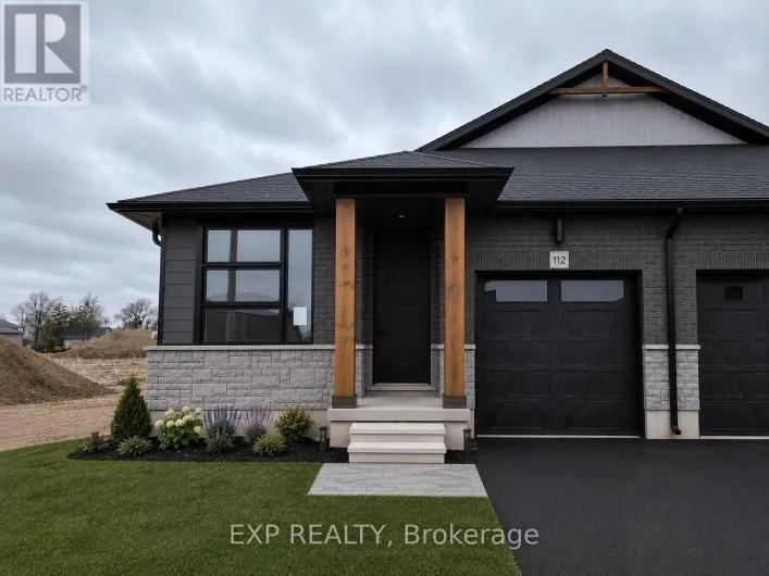 112 THACKERAY WAY, Minto