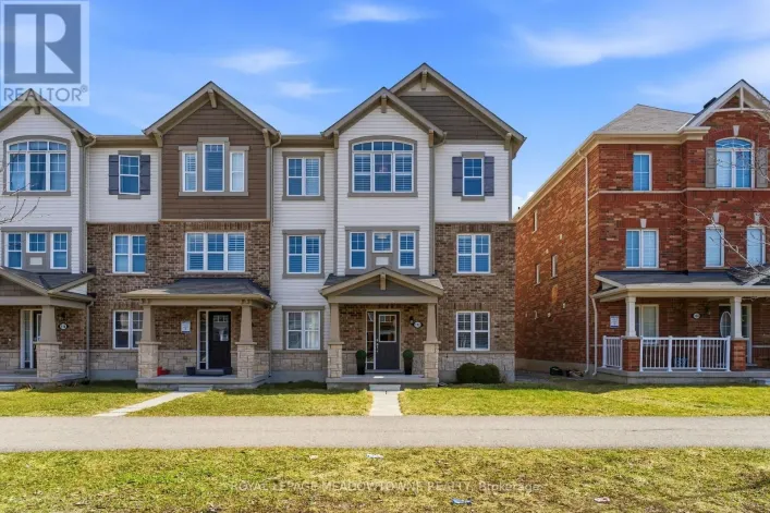 112 WHITLOCK AVENUE, Milton