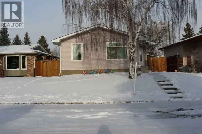 112 Woodvale Road SW, Calgary