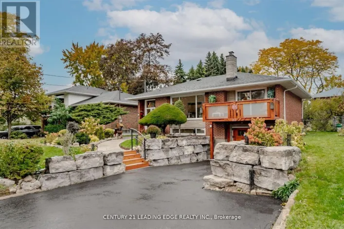 112 WYNDCLIFF CRESCENT, Toronto