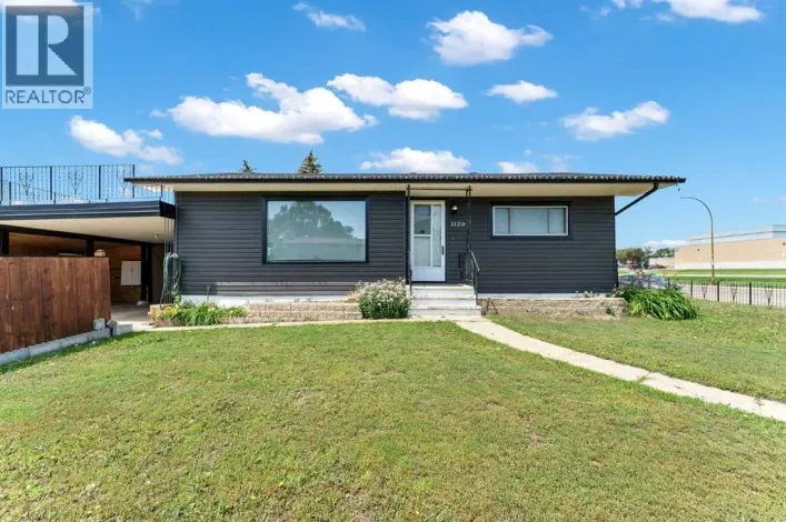 1120 1 Avenue NE, Medicine Hat