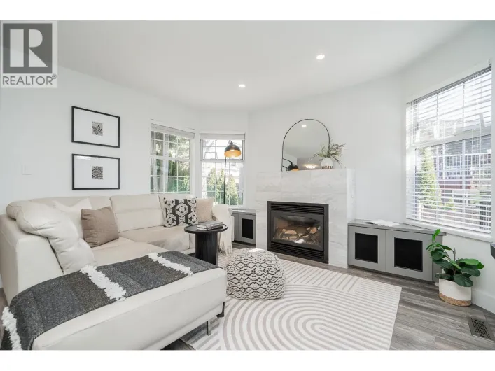 1120 HACHEY AVENUE, Coquitlam