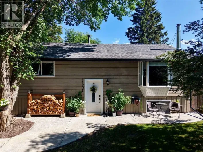 11201 91 Street, Peace River