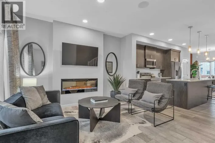 1121 Chinook Gate Bay SW, Airdrie