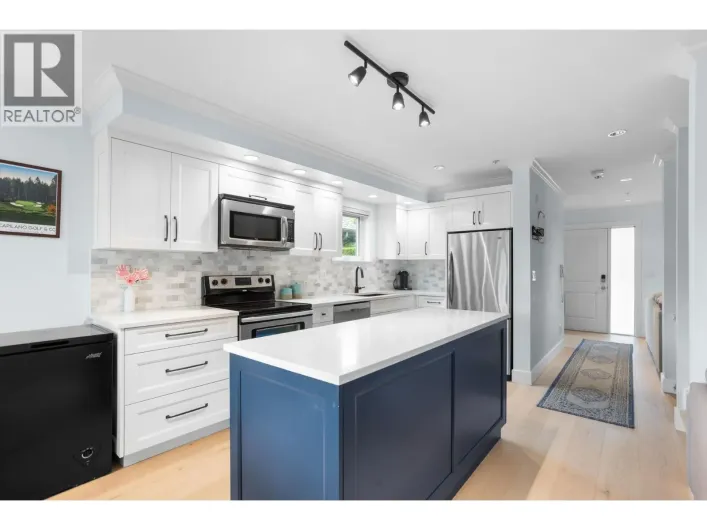 1121 ST. ANDREWS AVENUE, North Vancouver