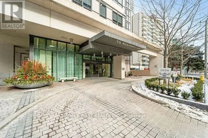 1122 - 70 ROEHAMPTON AVENUE, Toronto