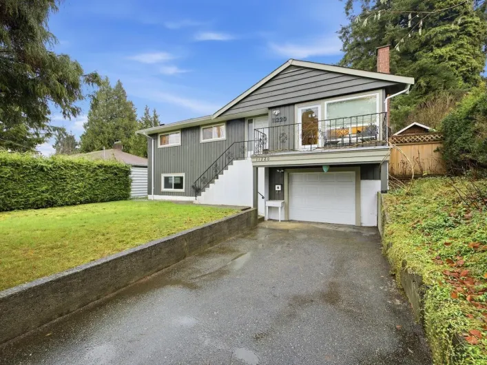 11220 LANSDOWNE DRIVE, Surrey