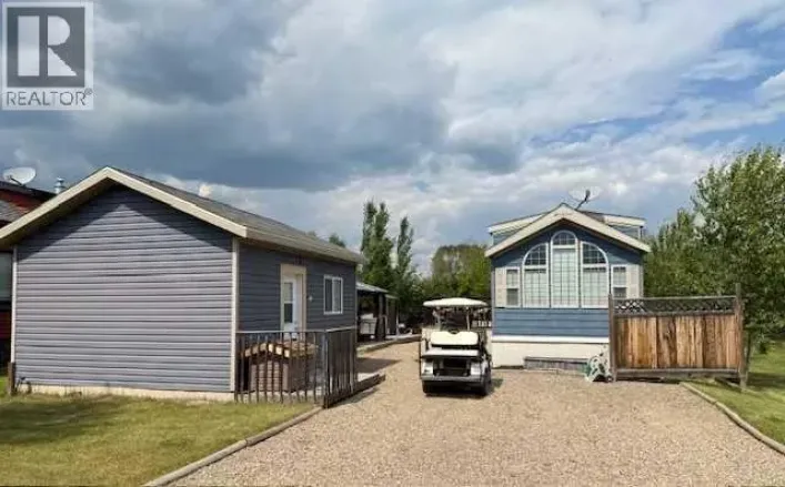 1123 Oak Avenue, Lac Des Iles