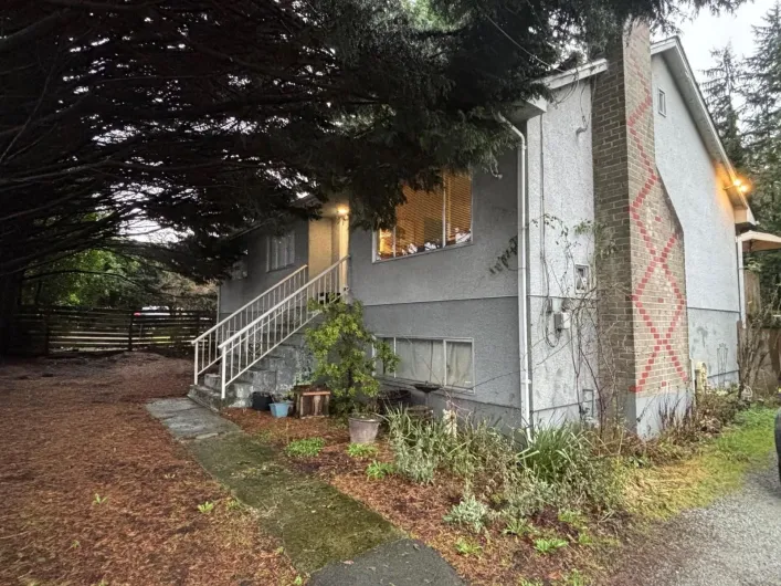 11230 72 AVENUE, Delta