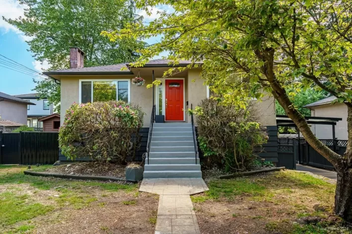 11230 82 AVENUE, Delta