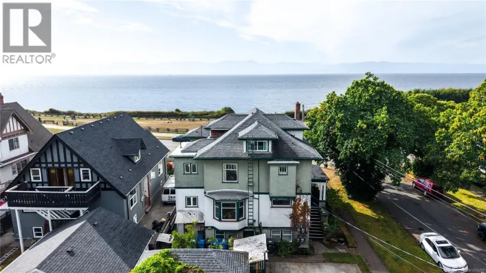 1124 Dallas Rd, Victoria