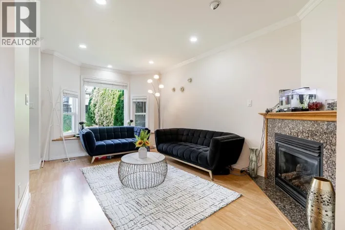 1124 ROCHESTER AVENUE, Coquitlam